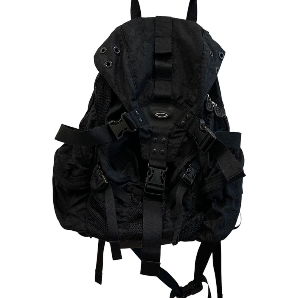 Oakley Icon Rc Backpack in Blackout